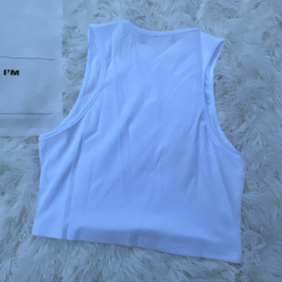 Finesse Tank Top - Picture 3 of 3